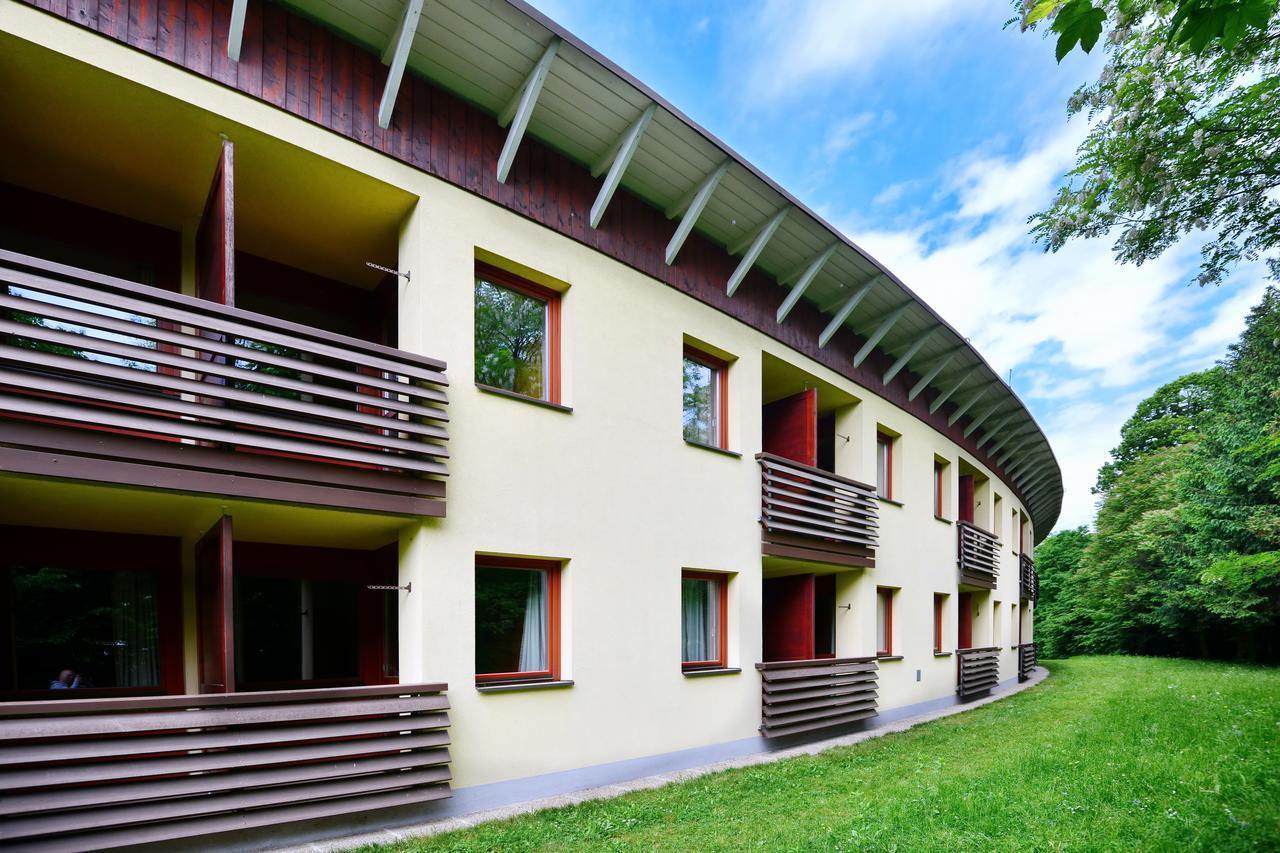 Hotel Bildungshaus Schloss Krastowitz Klagenfurt am Woerthersee Zewnętrze zdjęcie